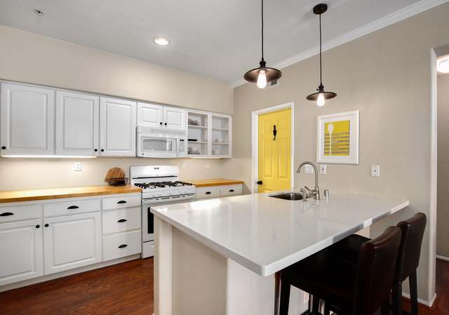 Photo of 12360 Carmel Country Rd #206, San Diego, CA 92130