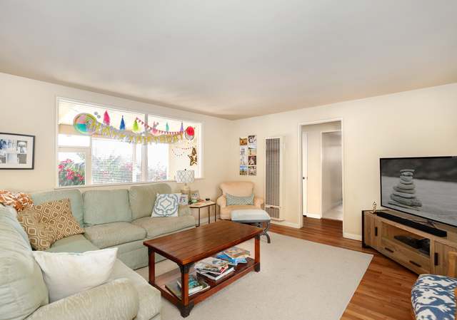 Photo of 1349 Crest Dr, Encinitas, CA 92024