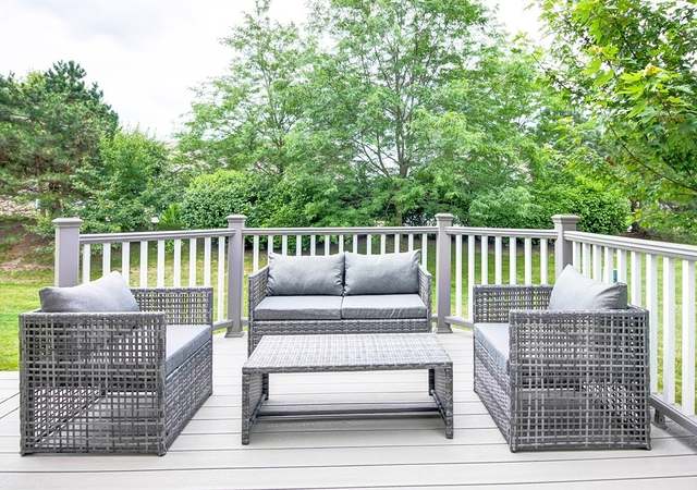Photo of 2770 Ginger Woods Dr, Aurora, IL 60502