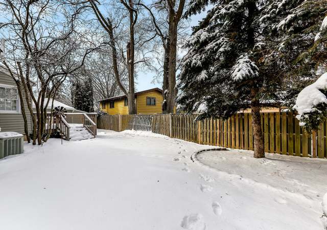 Photo of 40 S Pine St, Geneva, IL 60134