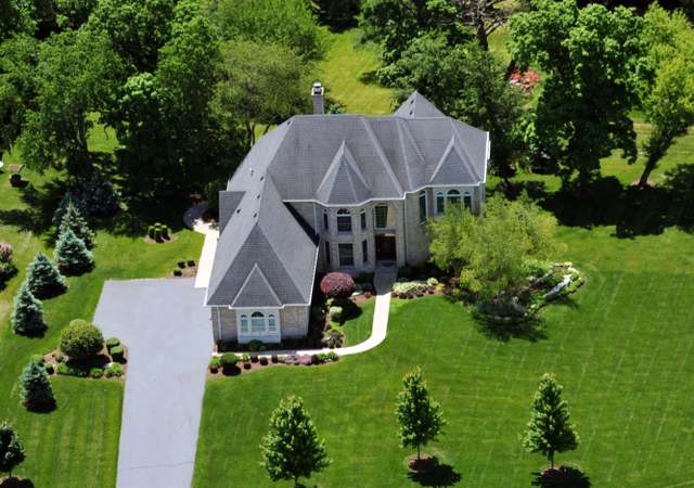 Property at 2001 Anthony Ln, Mchenry, IL 60051, 5 beds, 4.5 baths
