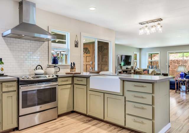 Photo of 94-1117 Kaaholo St, Waipahu, HI 96797