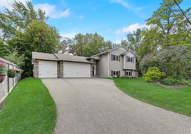 Photo of 877 7th St NW, New Brighton, MN 55112