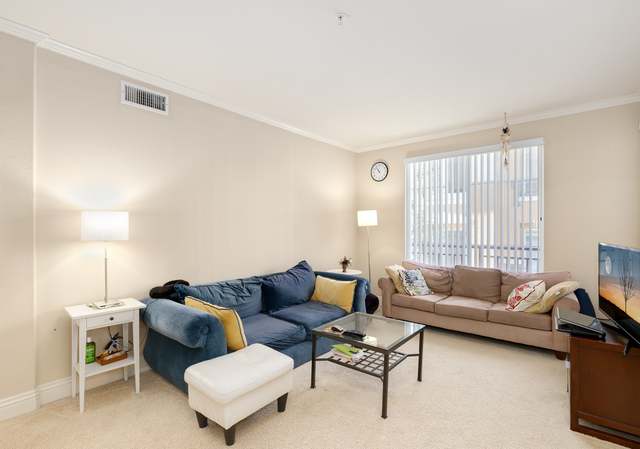 Photo of 12372 Carmel Country Rd #205, San Diego, CA 92130