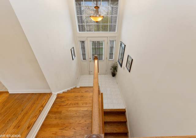 Photo of 2737 S Embers Ln, Arlington Heights, IL 60005