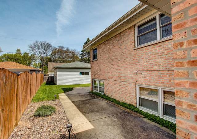 Photo of 9029 Meade Ave, Morton Grove, IL 60053