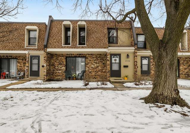 Photo of 2008 Country Club Dr, Woodridge, IL 60517