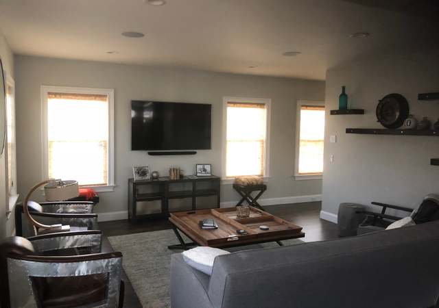 Property at 17 W Colmar Cir, Margate City, NJ 08402, 4 beds, 3.5 baths
