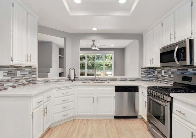 Photo of 698 Azure Ln #4, Corona, CA 92879