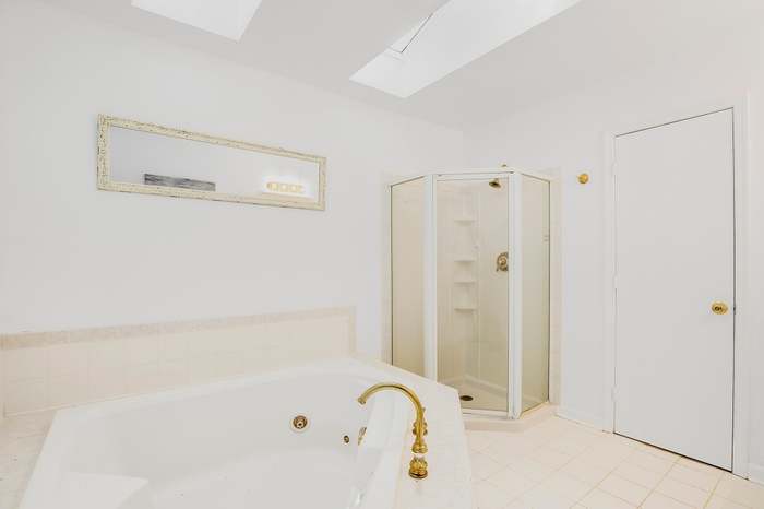 12007 Vale Rd Oakton Va 22124 Mls Vafx1095270 Redfin