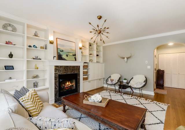 Photo of 7059 N Damen Ave Unit 1S, Chicago, IL 60645