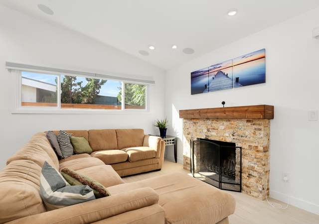Photo of 4996 Mount Almagosa Dr, San Diego, CA 92111