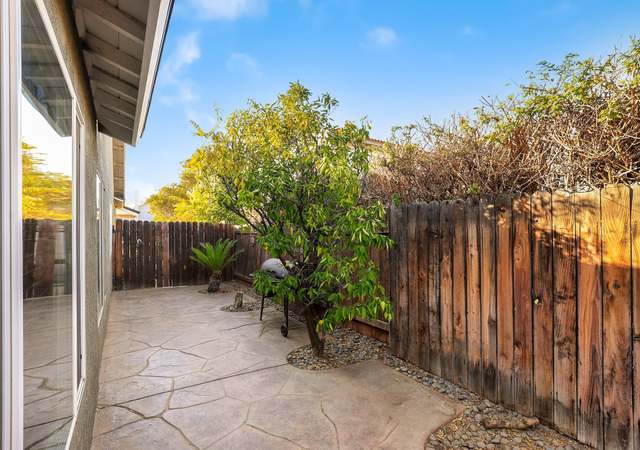 Photo of 1665 Zinnia St, Corona, CA 92882