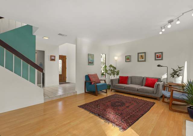 Photo of 5833 Menorca Dr, San Diego, CA 92124