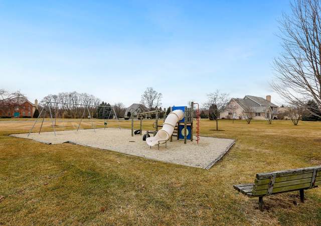 Photo of 15 Winding Creek Rd, Yorkville, IL 60560