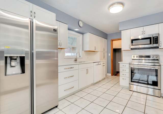 Photo of 4741 W Farwell Ave, Lincolnwood, IL 60712