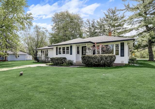 Photo of 8 Park Dr S, Yorkville, IL 60560