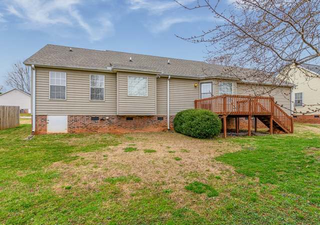 Photo of 204 Oak Valley Dr, Simpsonville, SC 29681