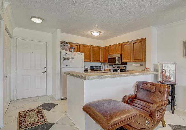 Photo of 2400 Feather Sound Dr #635, Clearwater, FL 33762