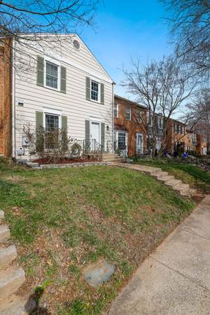 Photo of 13033 Dairymaid Dr, Germantown, MD 20874
