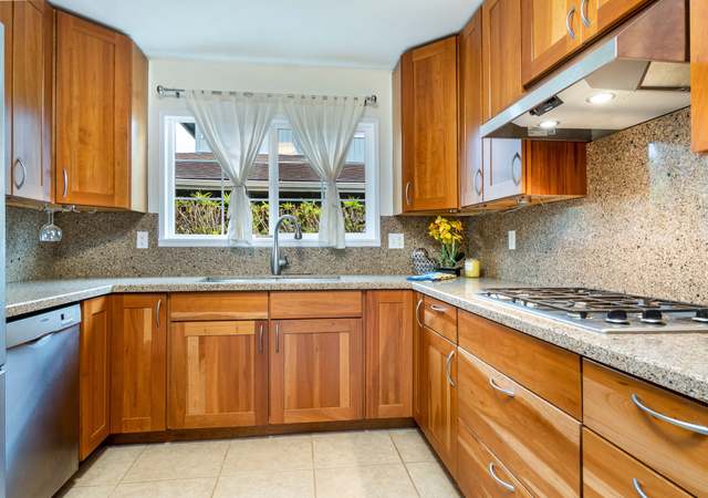 Photo of 350 Kekupua St, Honolulu, HI 96825