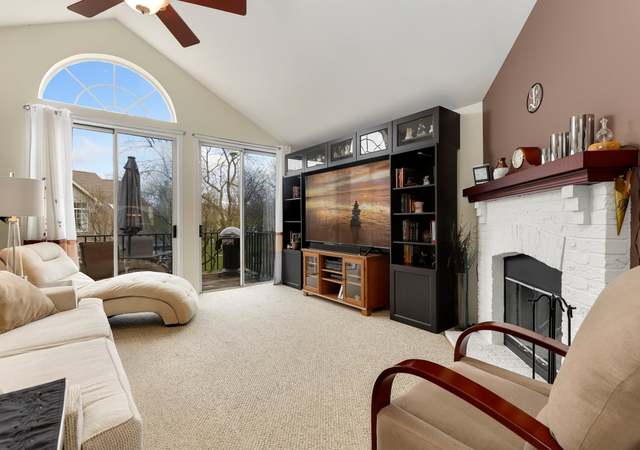 Photo of 30W027 Juniper Ct, Warrenville, IL 60555