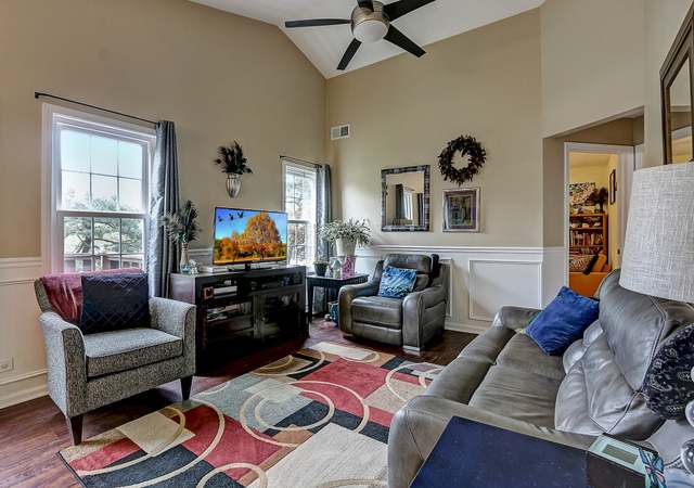 Photo of 1379 Ridgefield Cir #1379, Carol Stream, IL 60188