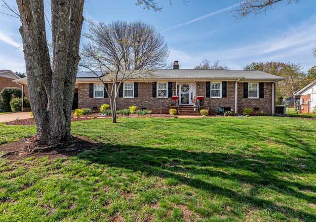 Photo of 10 Queensbury Dr, Greenville, SC 29617