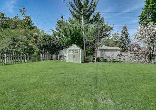 Photo of 950 S Warrington Rd, Des Plaines, IL 60016
