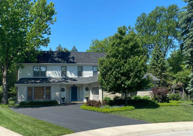 Property at 2960 Iroquois Rd, Wilmette, IL 60091, 5 beds, 4.5 baths