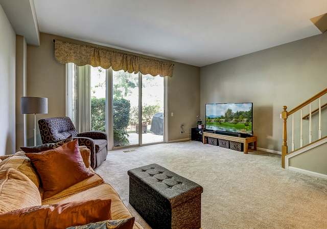 Photo of 2859 Stonewater Dr, Naperville, IL 60564