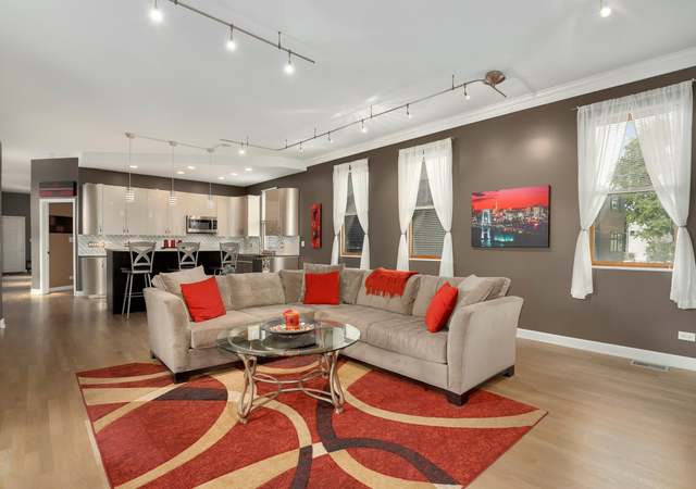 Photo of 2130 W Le Moyne St #2, Chicago, IL 60622