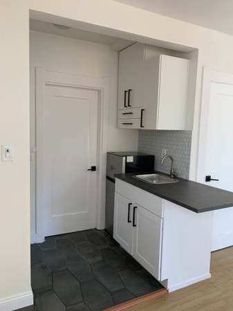 Photo of 2233 14th Ave, Oakland, CA 94606