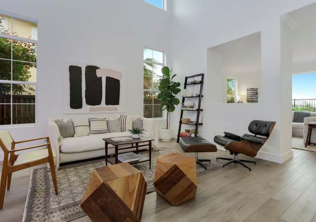 Photo of 1564 Sapphire Dr, Carlsbad, CA 92011