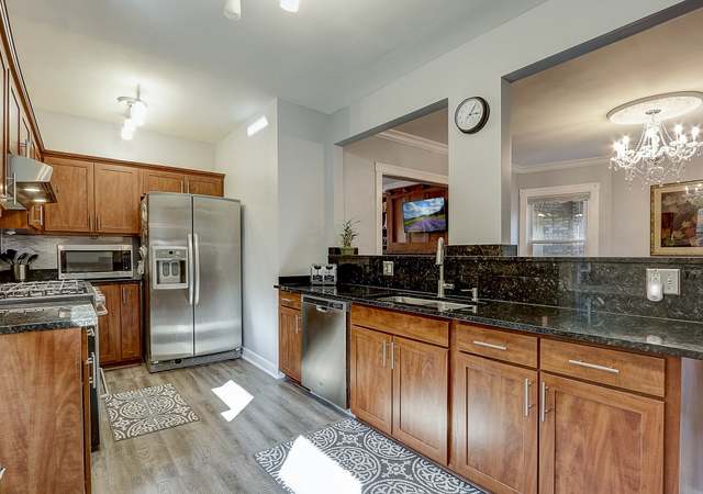 Photo of 2105 W Birchwood Ave, Chicago, IL 60645