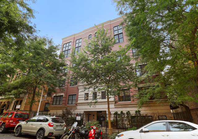 Photo of 621 W BARRY Ave #404, Chicago, IL 60657