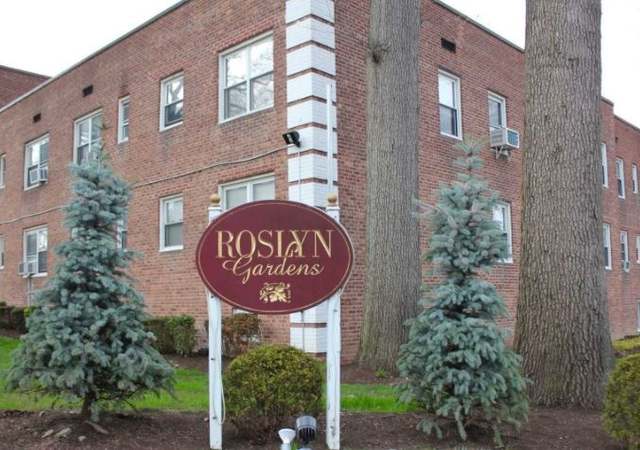 Photo of 17 Edwards St Unit 2A, Roslyn Heights, NY 11577