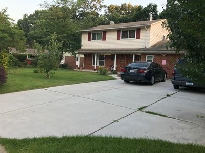 6910 Rolling Rd, Springfield, VA 22152