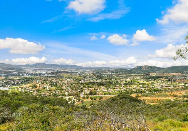 Photo of 2319 Bear Rock Gln, Escondido, CA 92026