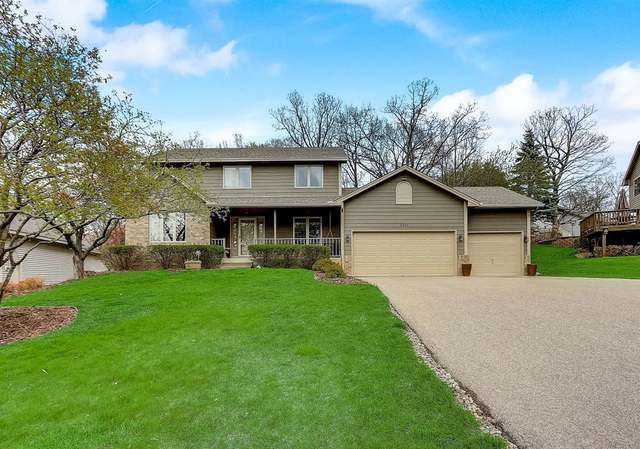 Photo of 2311 Hillwood Dr E, Maplewood, MN 55119