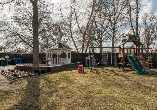 Photo of 901 Blackberry Dr, St Charles, MO 63301