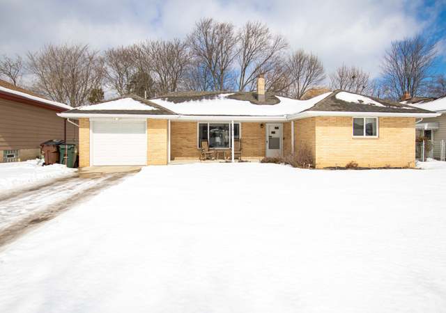 Photo of 1914 Hope Haven Dr, Parma, OH 44134