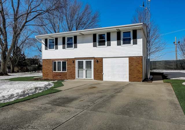 Photo of 20 Shore Ct, Oswego, IL 60543