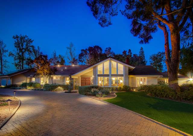 Photo of 18607 Robleda Ct, San Diego, CA 92128