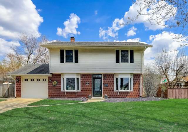 Photo of 413 Indianwood Dr, Carol Stream, IL 60188