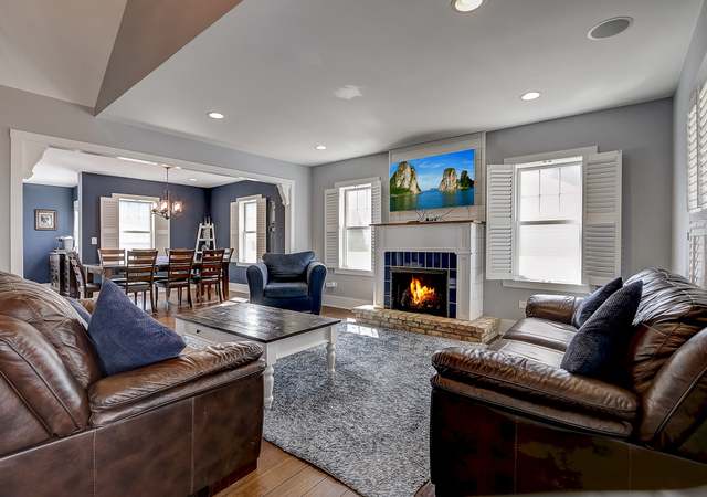 Photo of 1036 N Webster St, Naperville, IL 60563