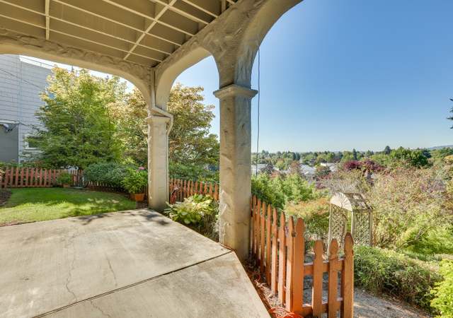 Photo of 2832 NE Edgehill Pl, Portland, OR 97212