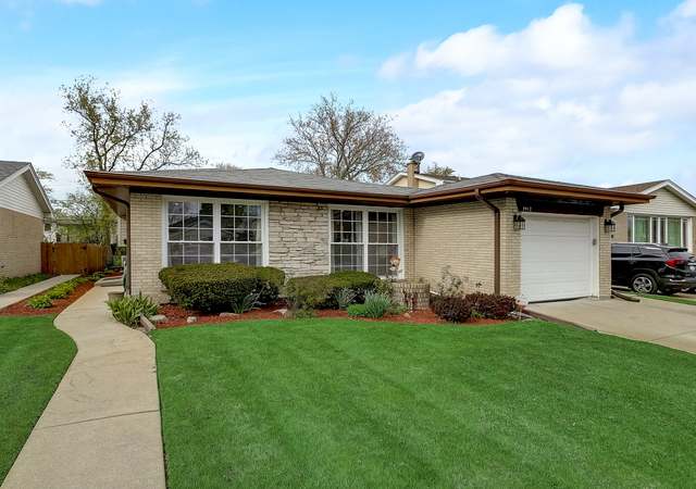 Photo of 7912 Maple St, Morton Grove, IL 60053