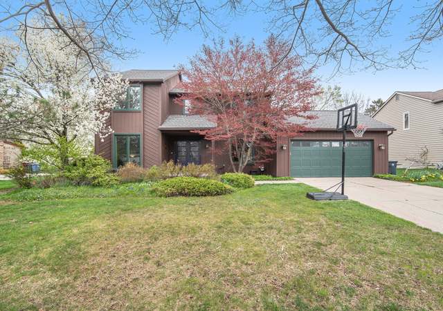 Photo of 2115 Crestland Dr, Ann Arbor, MI 48104