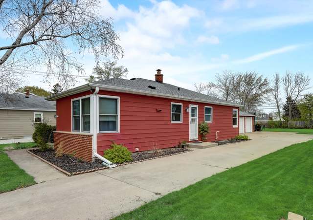 Photo of 10112 W Courtland Ave, Wauwatosa, WI 53225